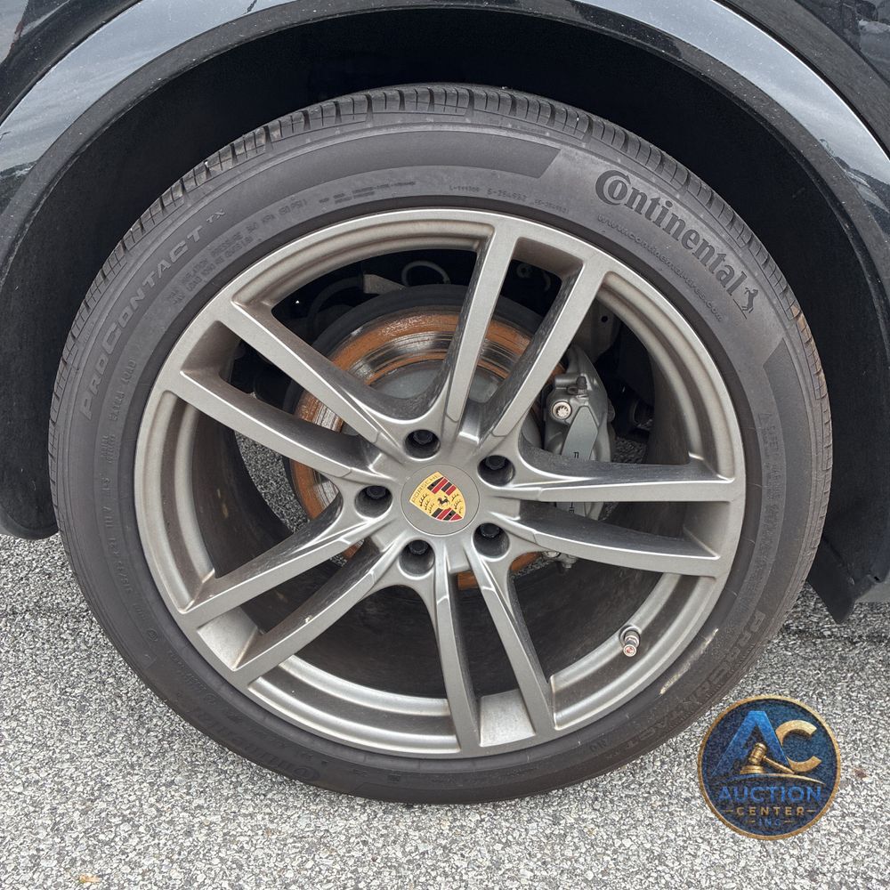 2023 Porsche Cayenne S Platinum Edition