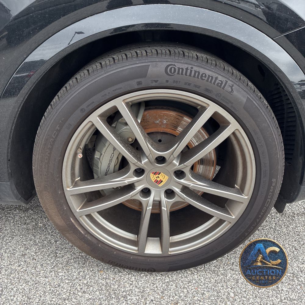 2023 Porsche Cayenne S Platinum Edition