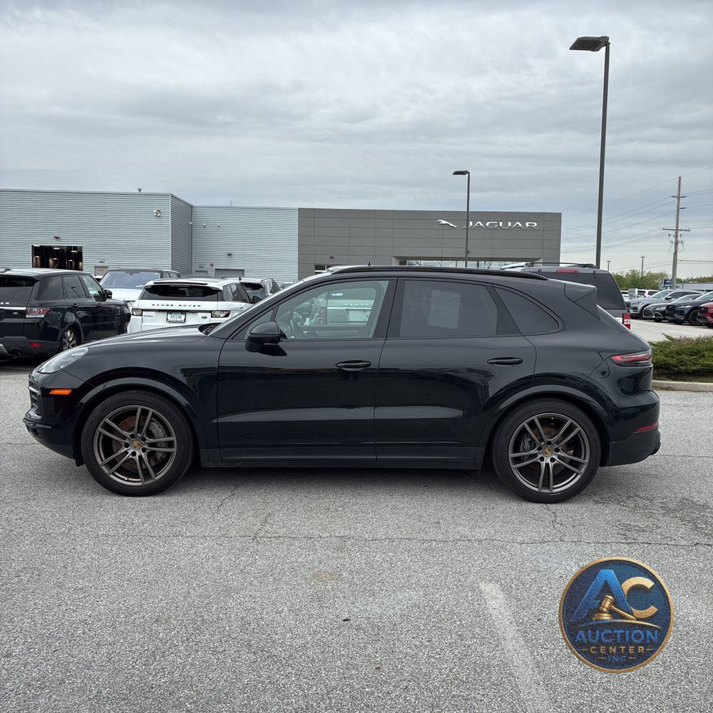 2023 Porsche Cayenne S Platinum Edition