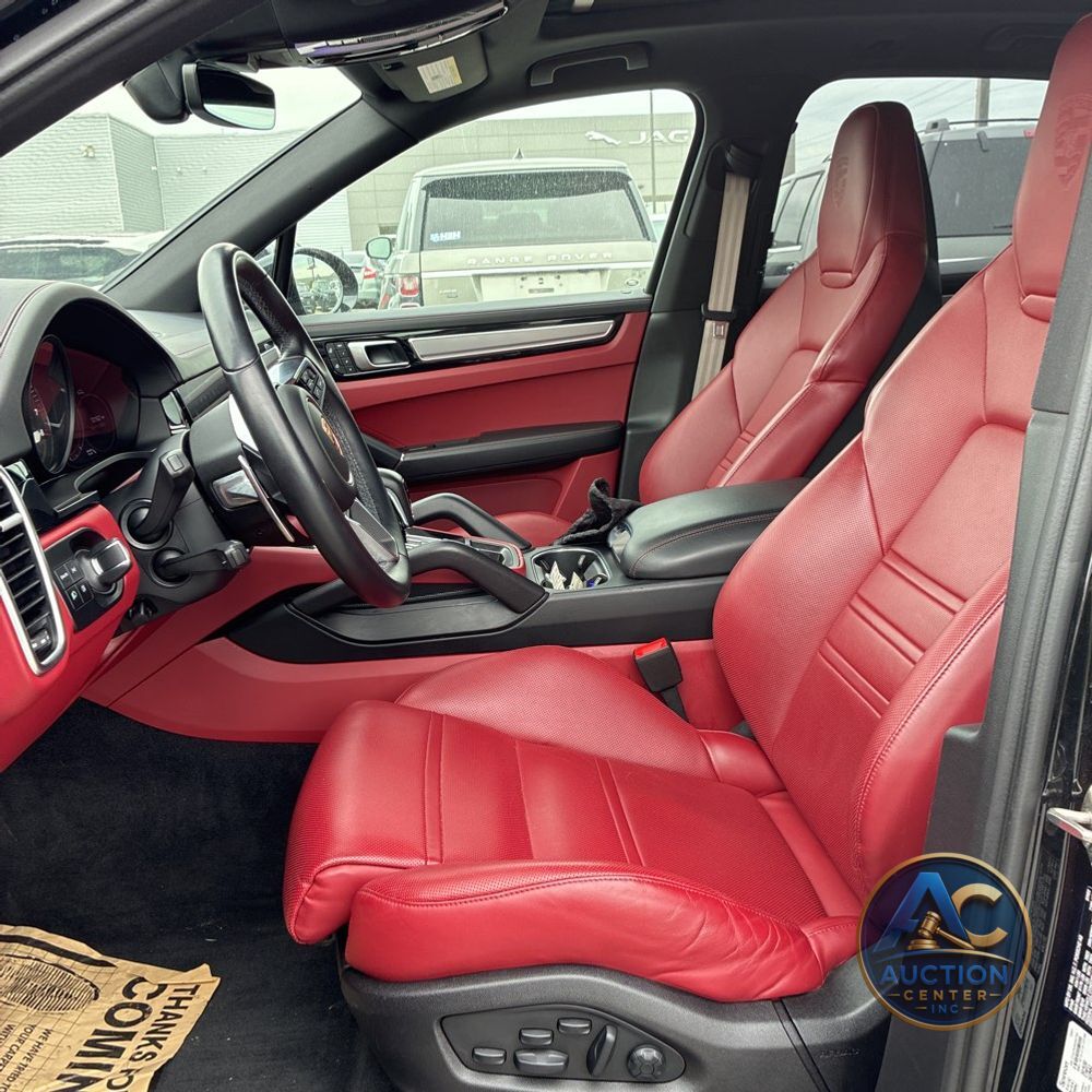2023 Porsche Cayenne S Platinum Edition