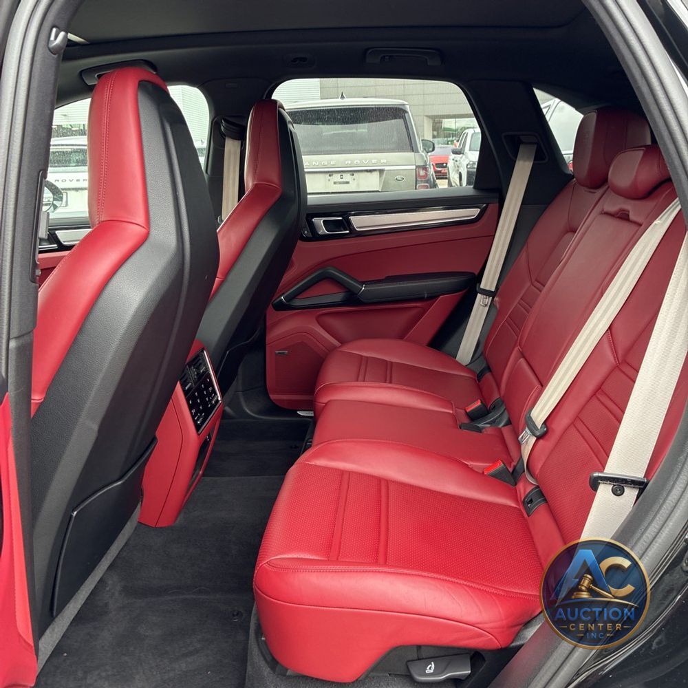 2023 Porsche Cayenne S Platinum Edition