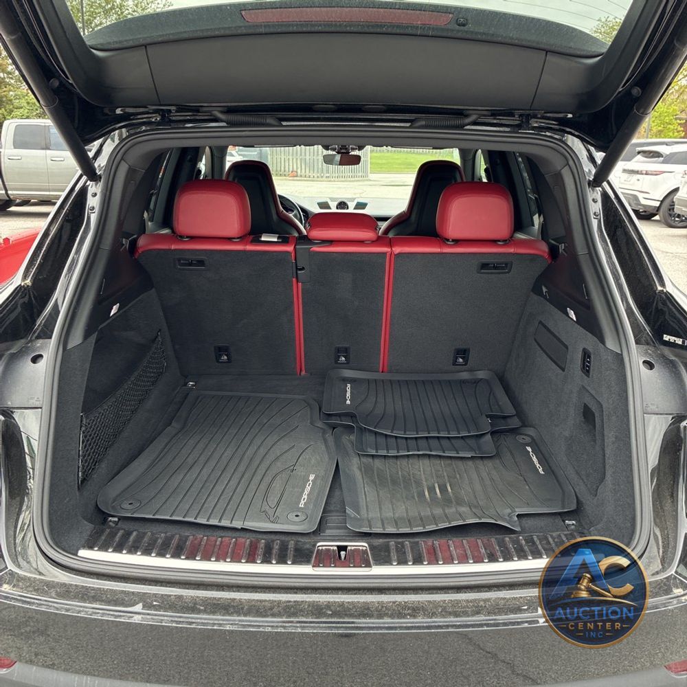 2023 Porsche Cayenne S Platinum Edition