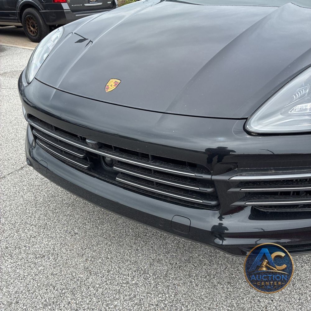 2023 Porsche Cayenne S Platinum Edition