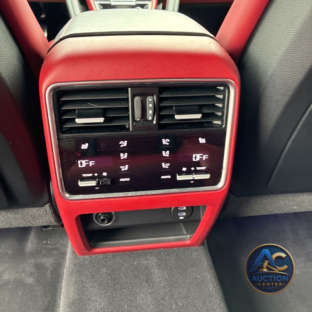 2023 Porsche Cayenne S Platinum Edition