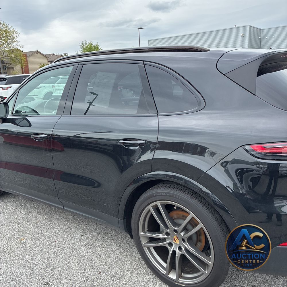 2023 Porsche Cayenne S Platinum Edition