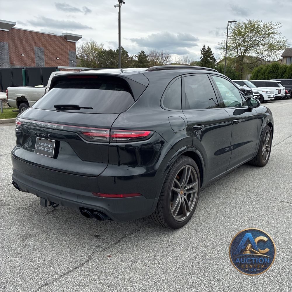 2023 Porsche Cayenne S Platinum Edition