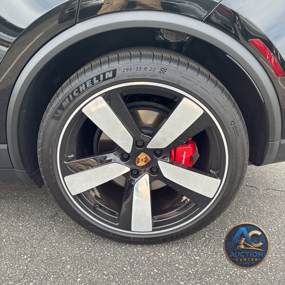 2025 Porsche Macan 4S Electric