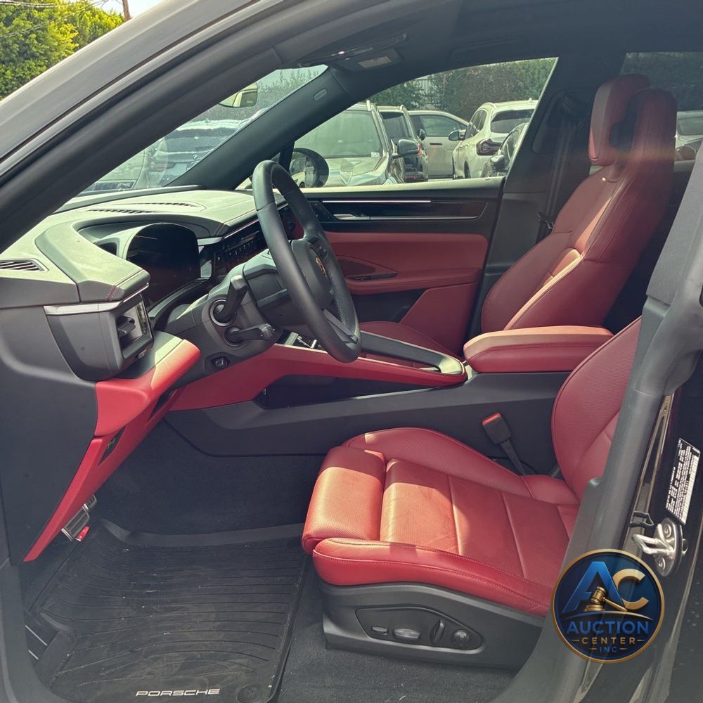 2025 Porsche Macan 4S Electric