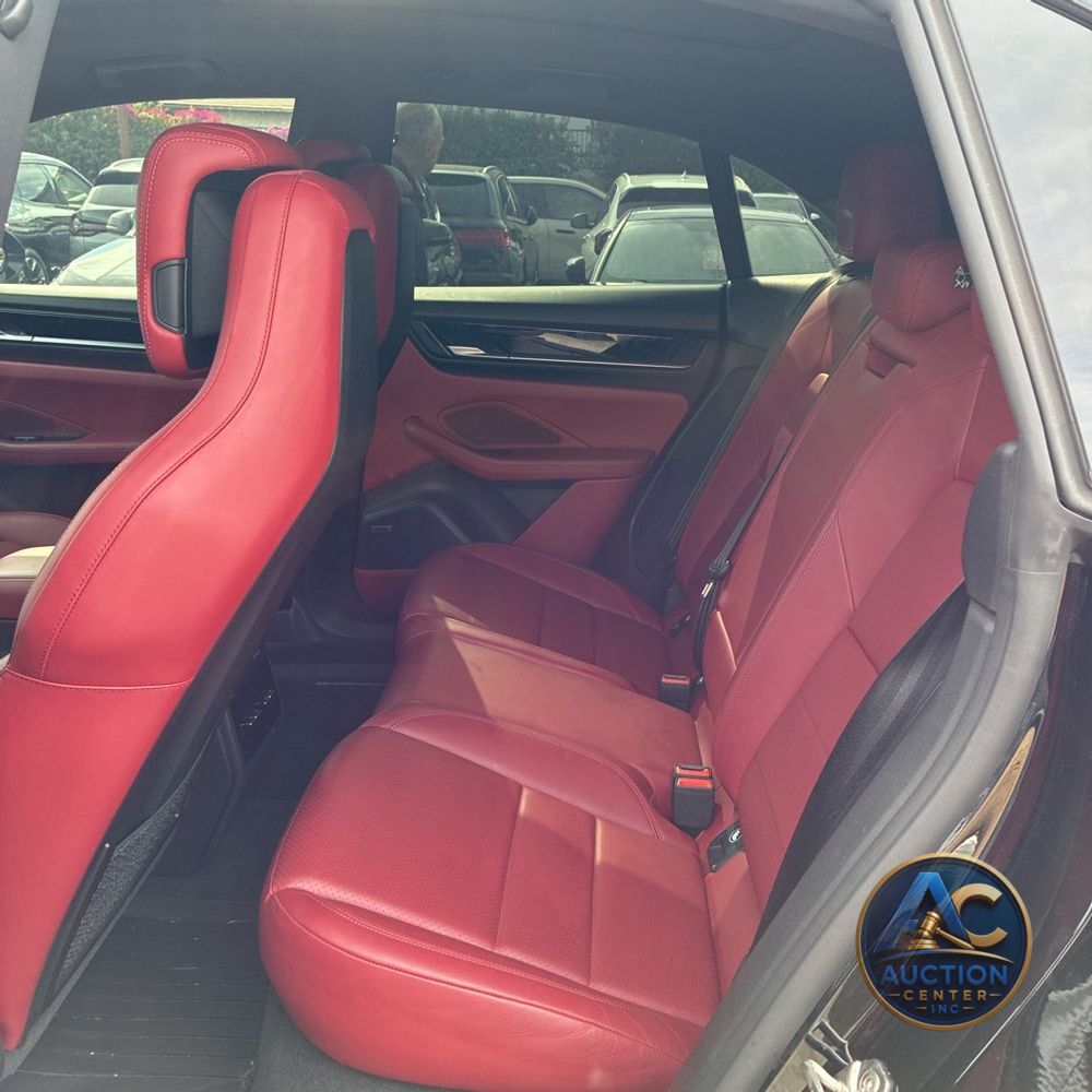 2025 Porsche Macan 4S Electric