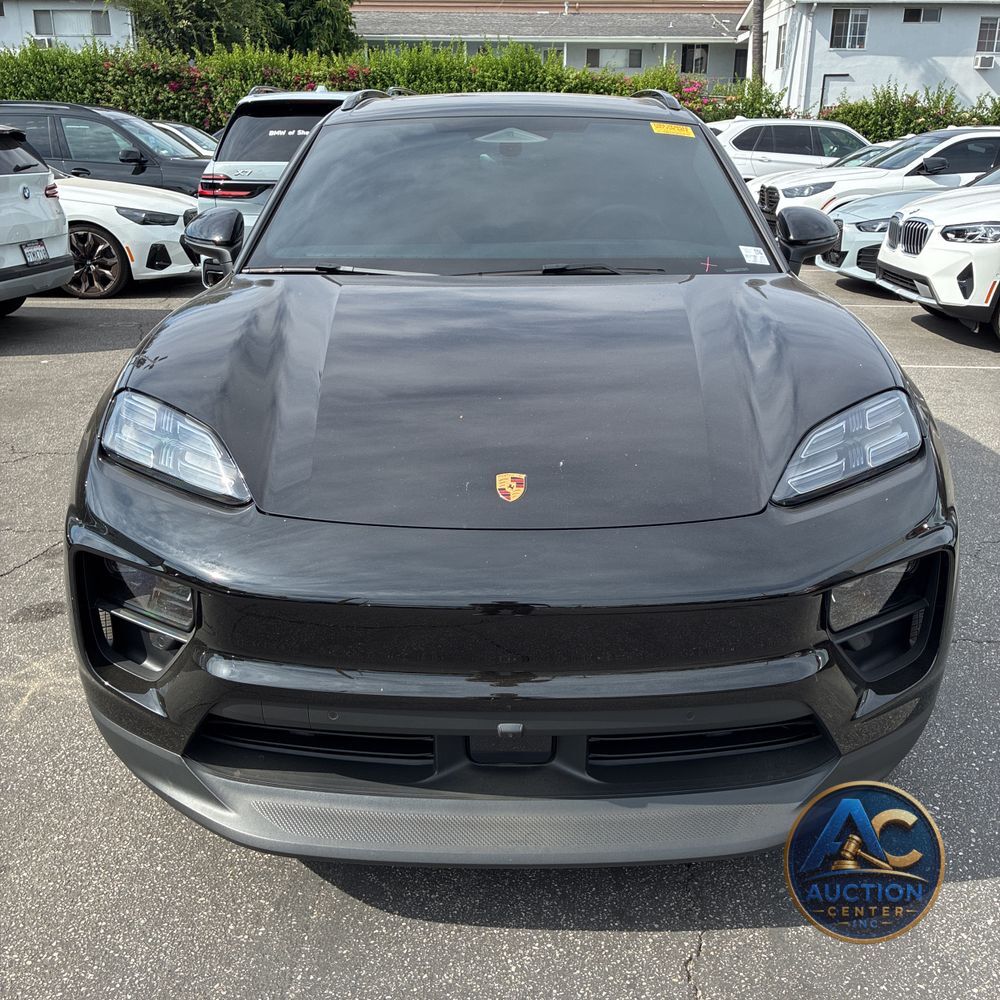 2025 Porsche Macan 4S Electric
