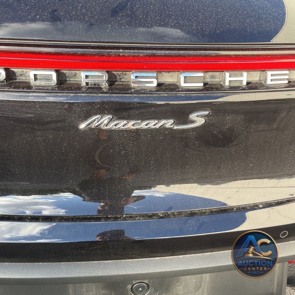 2022 Porsche Macan S