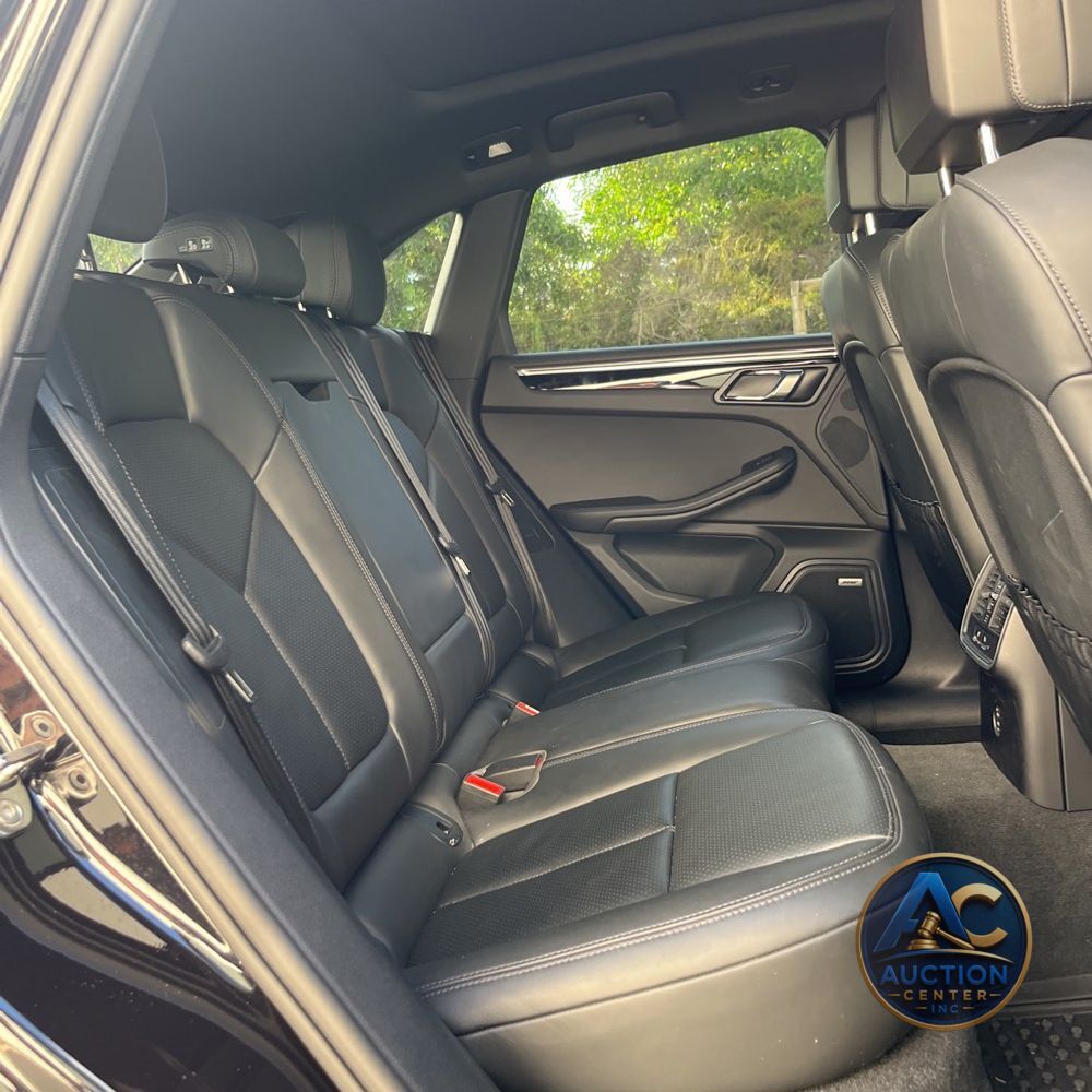 2022 Porsche Macan S