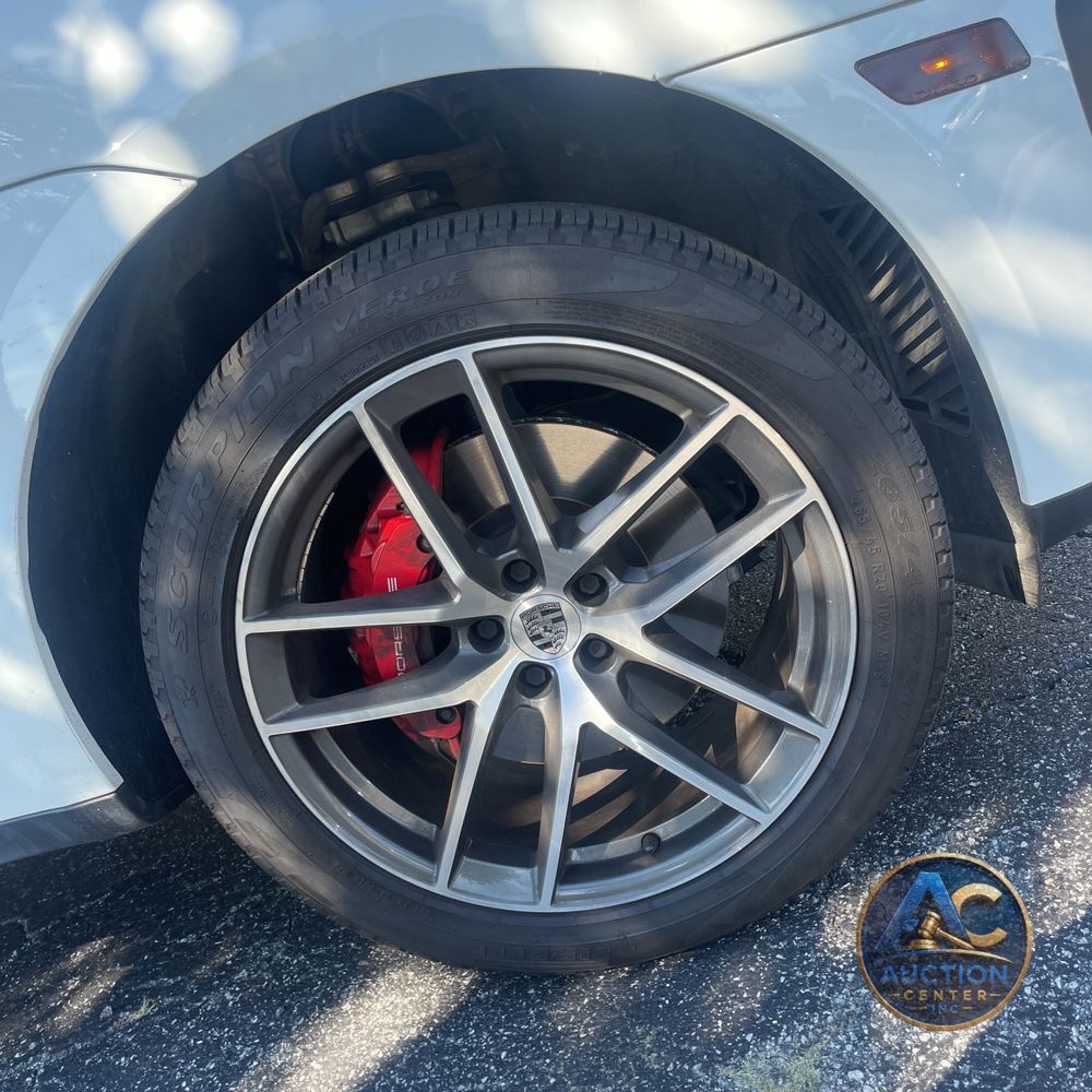 2022 Porsche Macan S