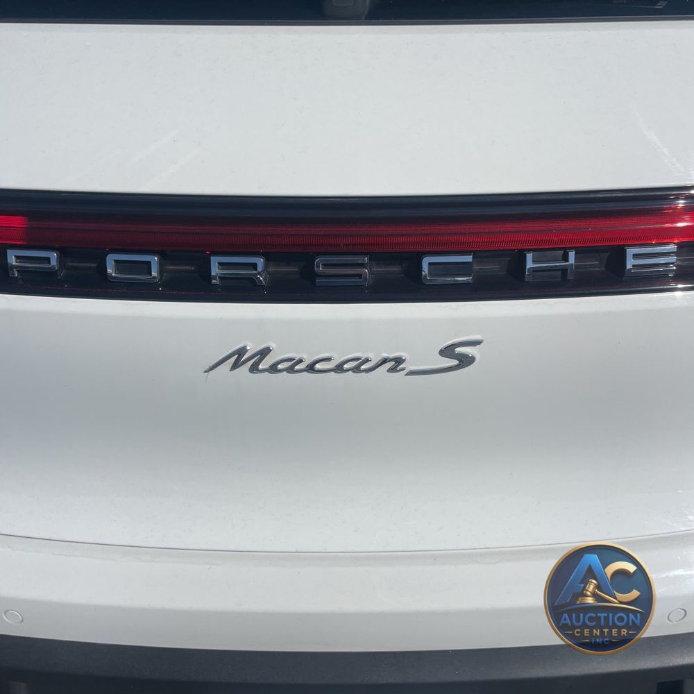 2022 Porsche Macan S
