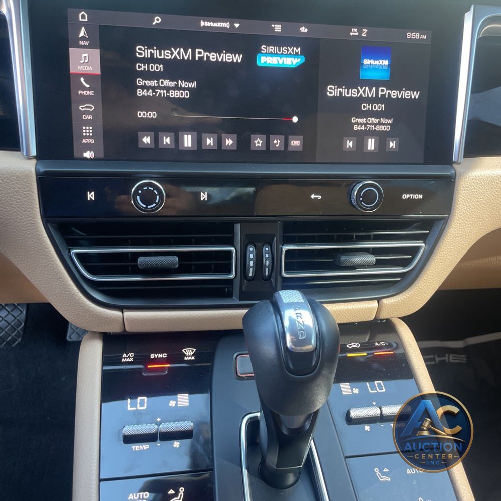 2022 Porsche Macan S
