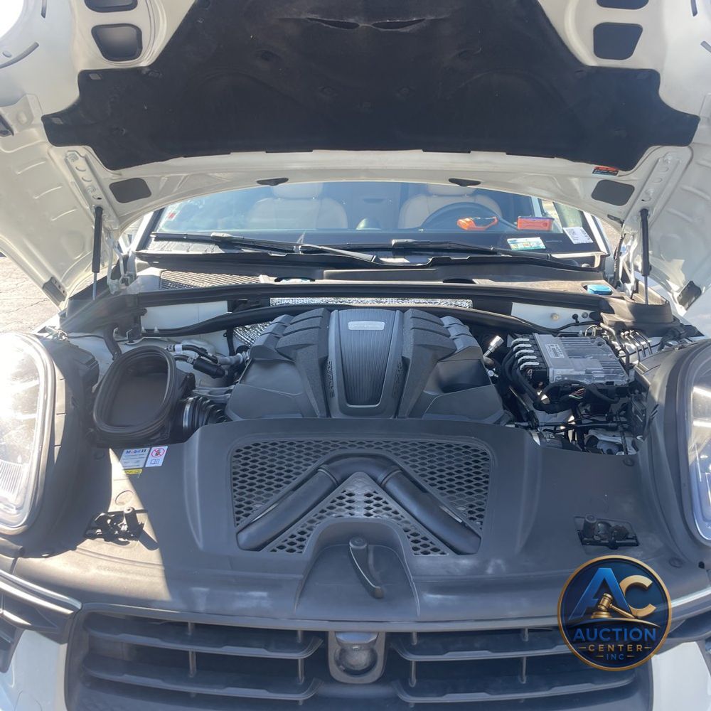 2022 Porsche Macan S