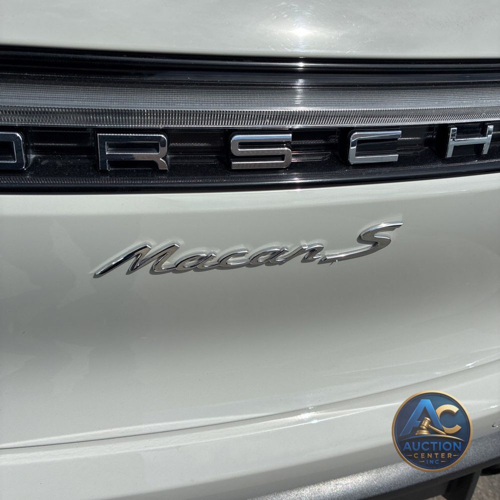 2022 Porsche Macan S
