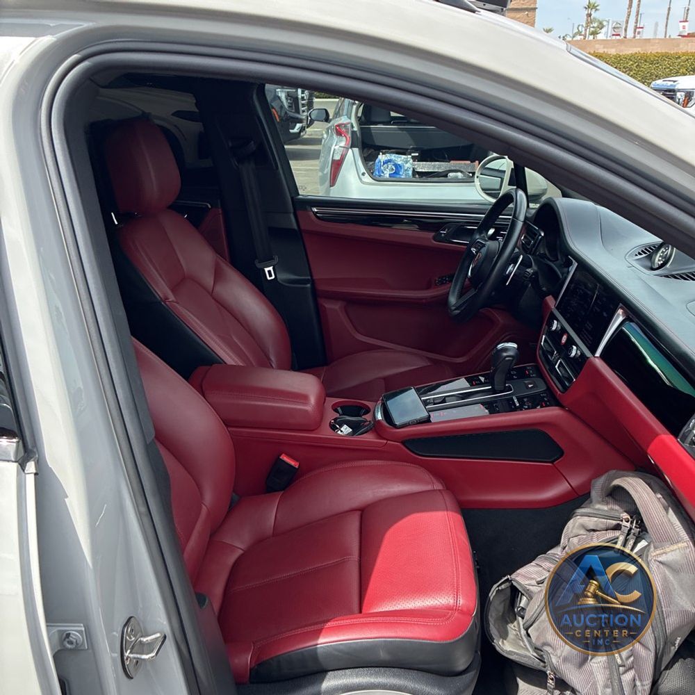 2022 Porsche Macan S