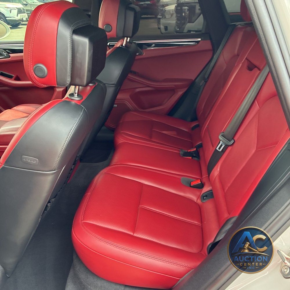 2022 Porsche Macan S