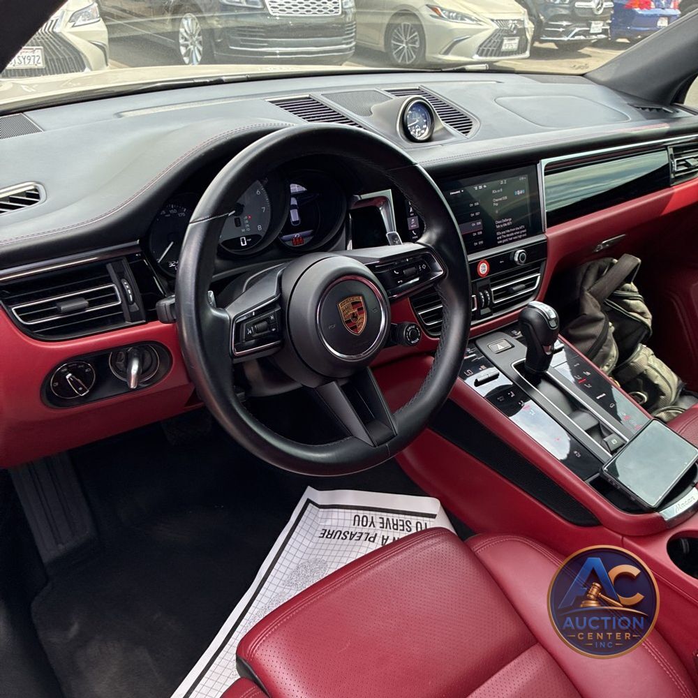 2022 Porsche Macan S