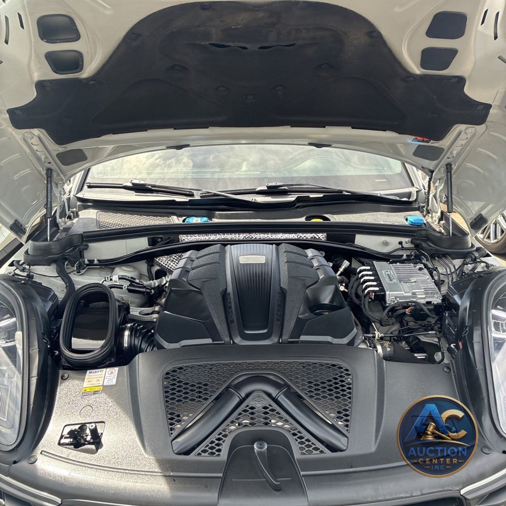 2022 Porsche Macan S