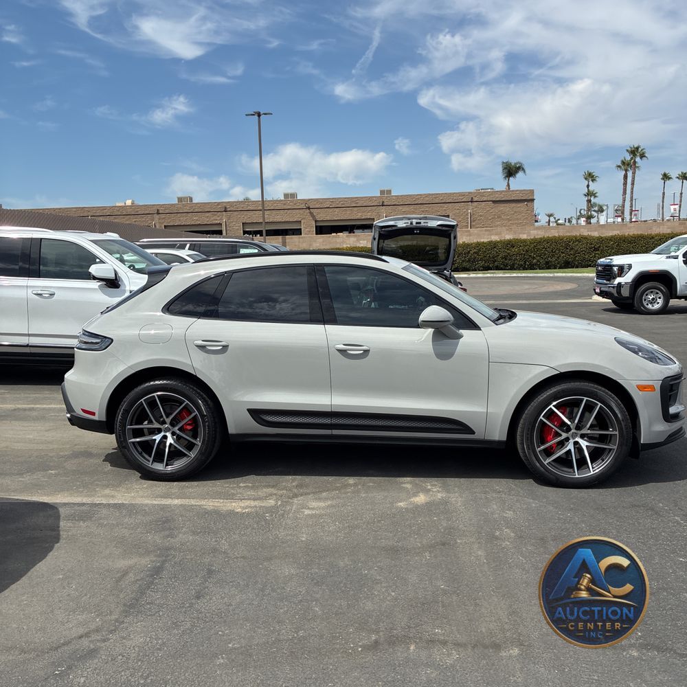 2022 Porsche Macan S