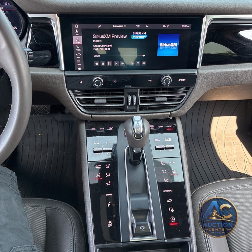 2022 Porsche Macan S