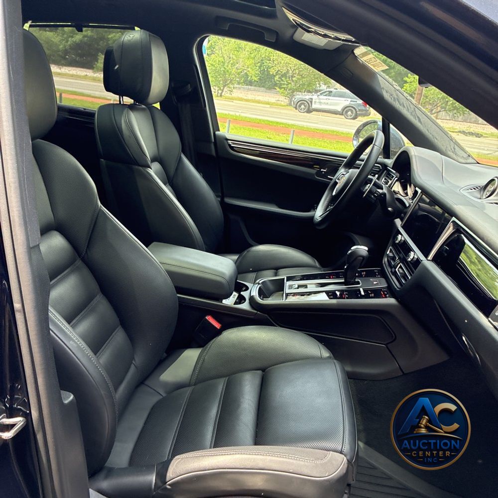 2022 Porsche Macan S