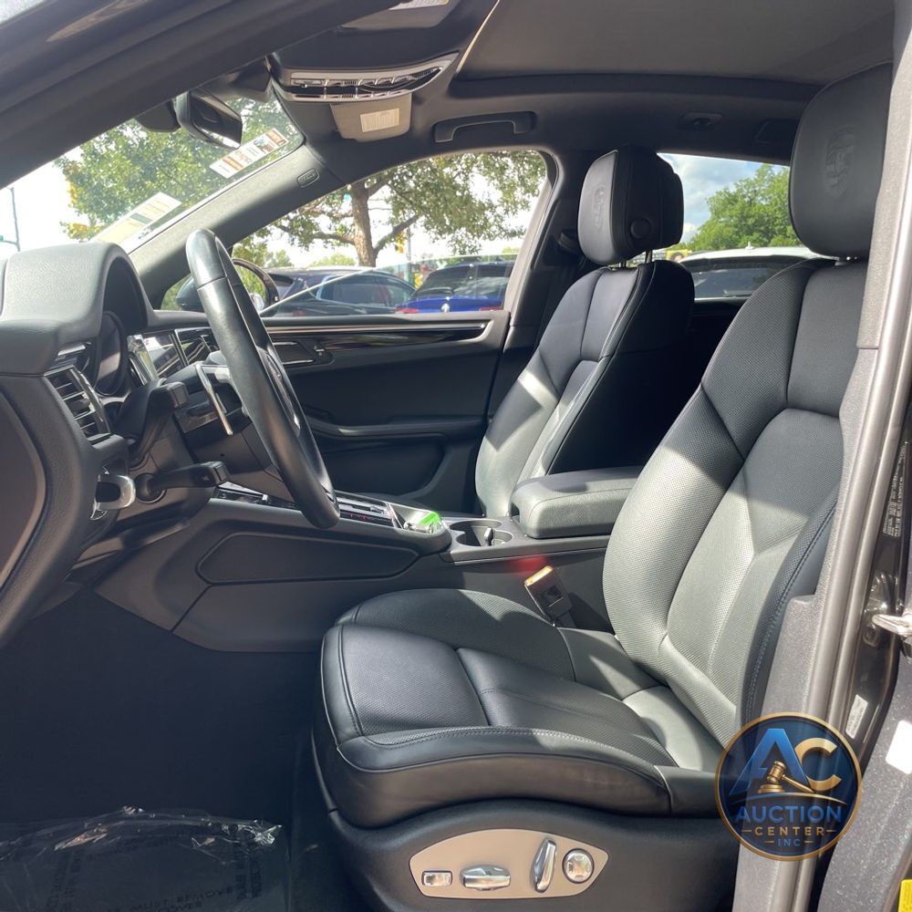 2022 Porsche Macan S