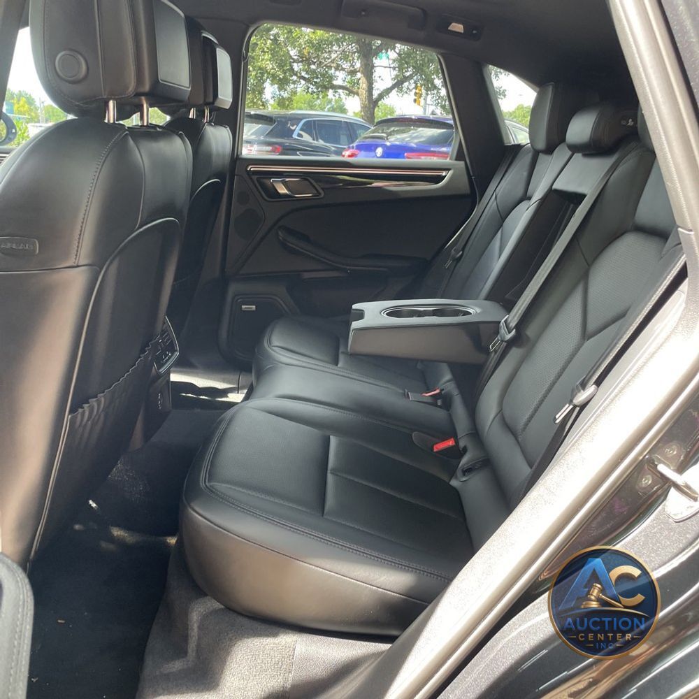 2022 Porsche Macan S