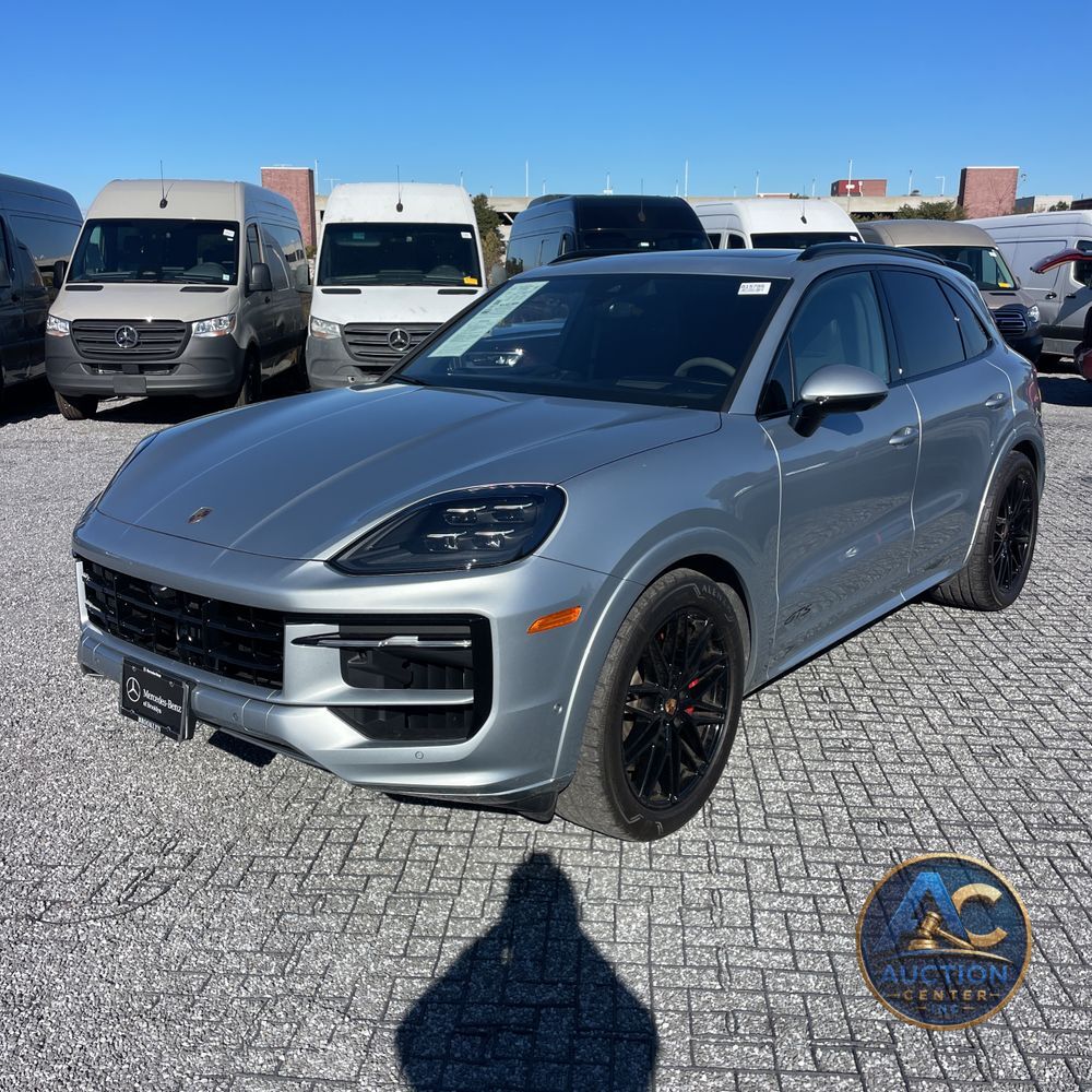 2025 Porsche Cayenne GTS