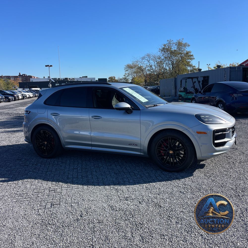 2025 Porsche Cayenne GTS