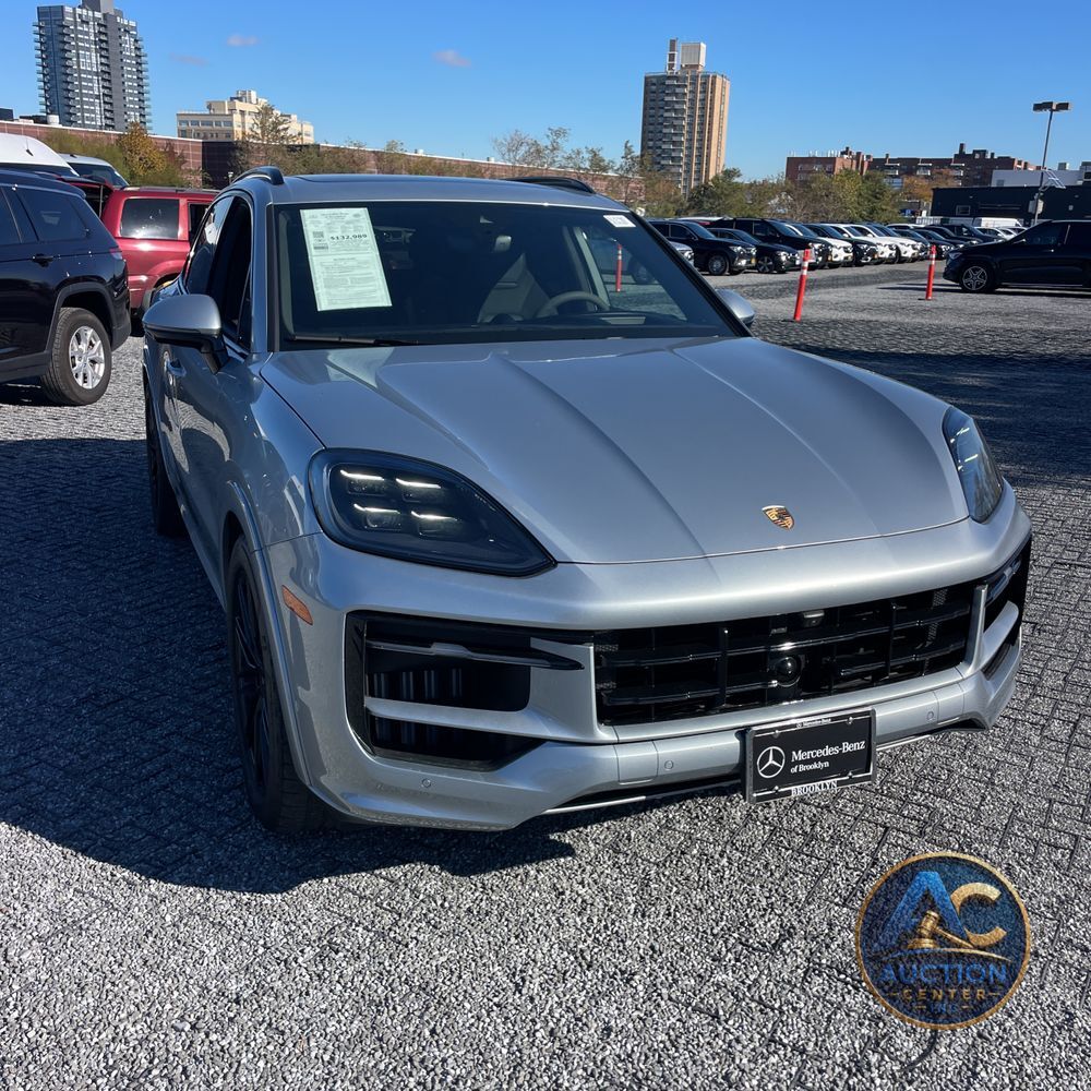 2025 Porsche Cayenne GTS
