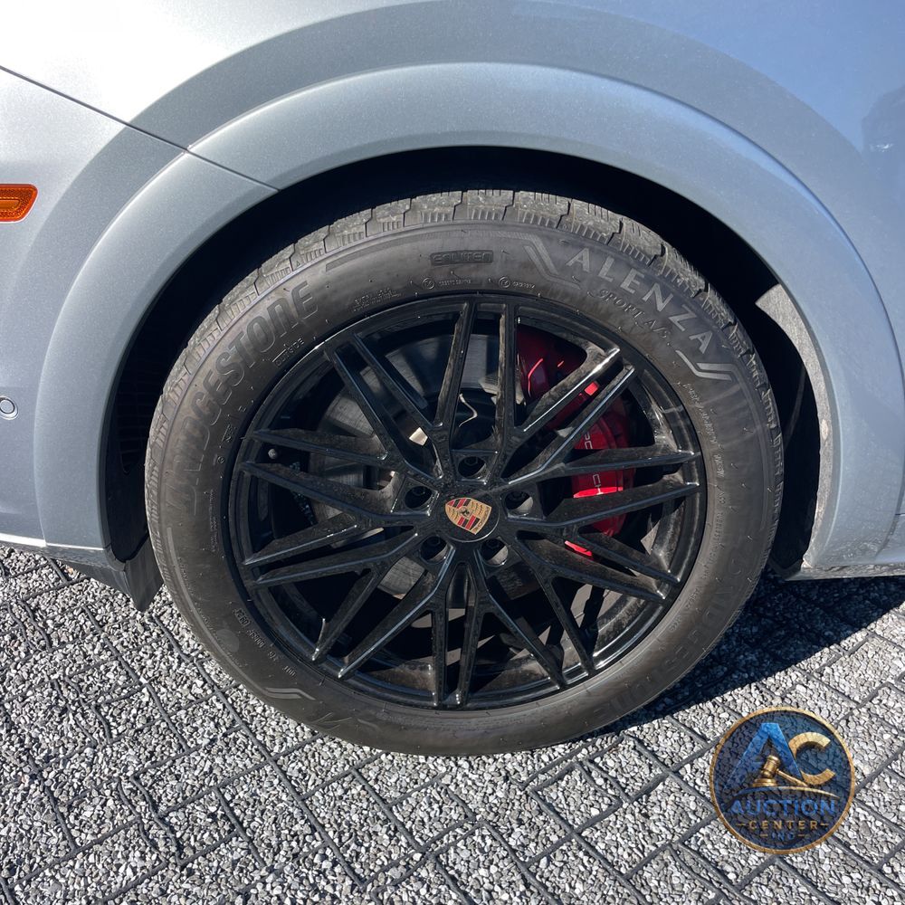 2025 Porsche Cayenne GTS