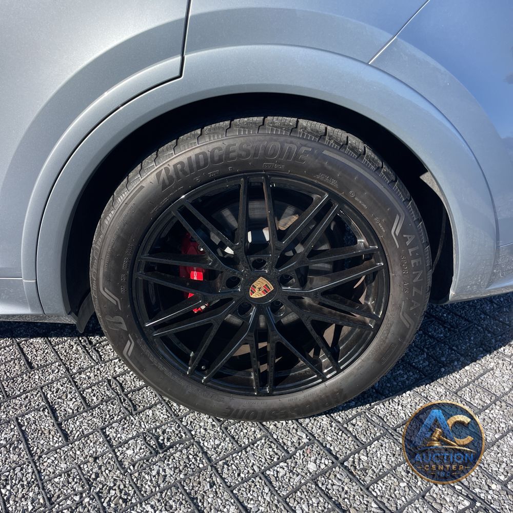 2025 Porsche Cayenne GTS