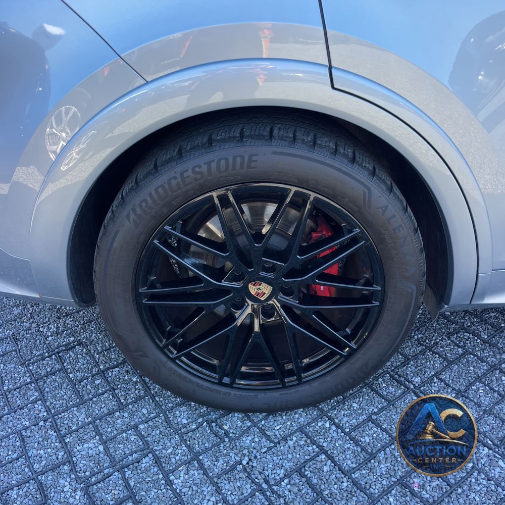 2025 Porsche Cayenne GTS