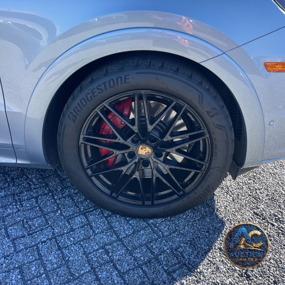 2025 Porsche Cayenne GTS