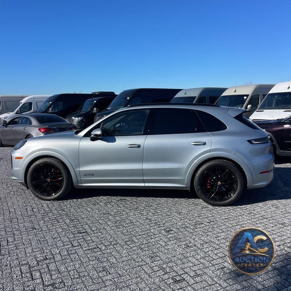 2025 Porsche Cayenne GTS
