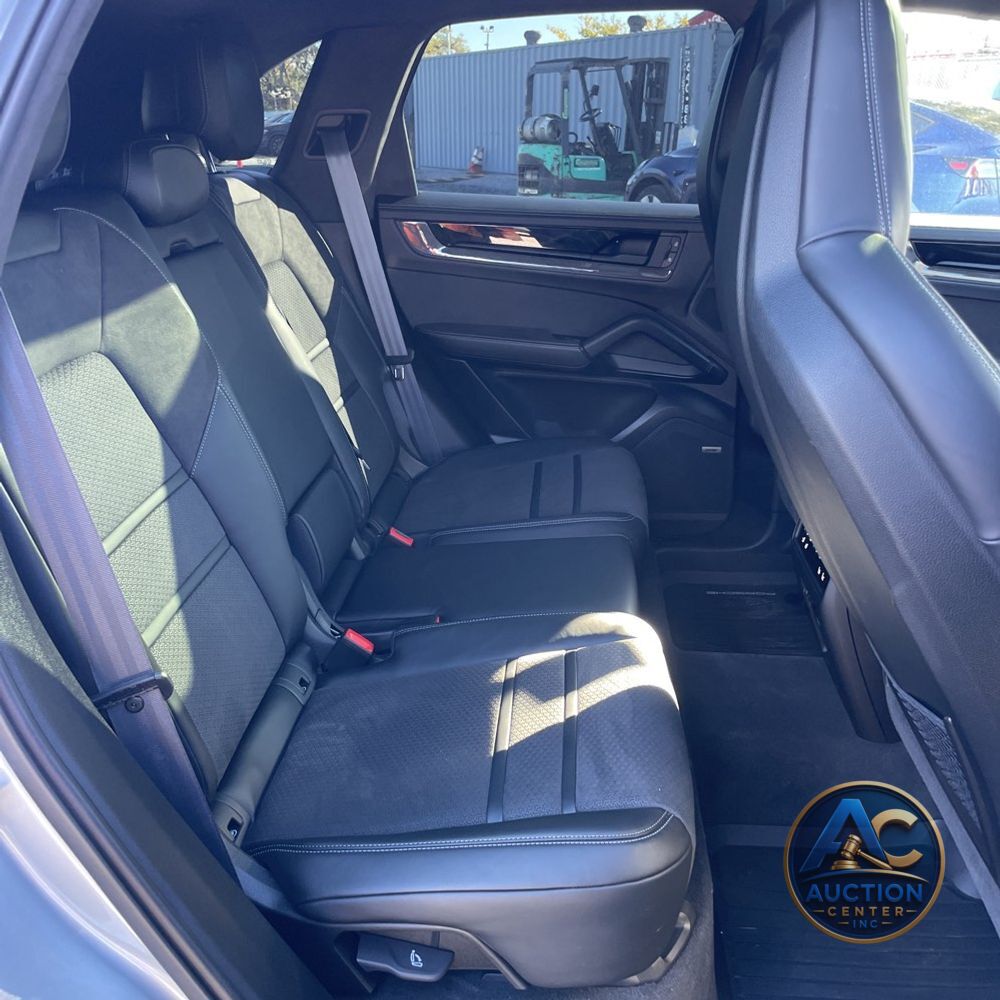 2025 Porsche Cayenne GTS