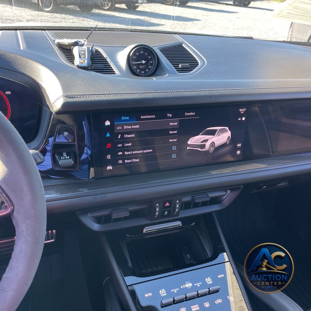 2025 Porsche Cayenne GTS