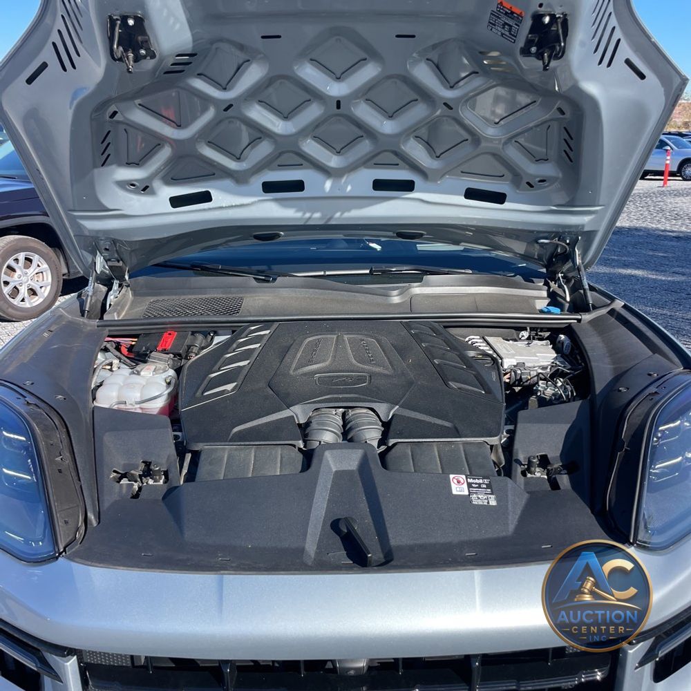 2025 Porsche Cayenne GTS