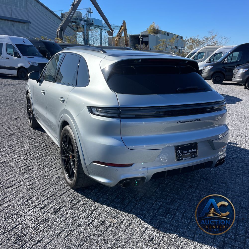2025 Porsche Cayenne GTS