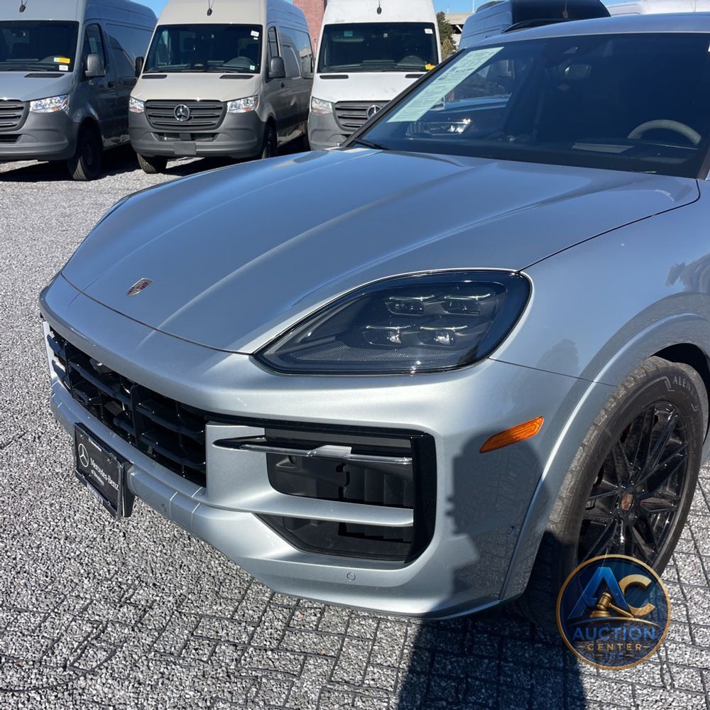 2025 Porsche Cayenne GTS