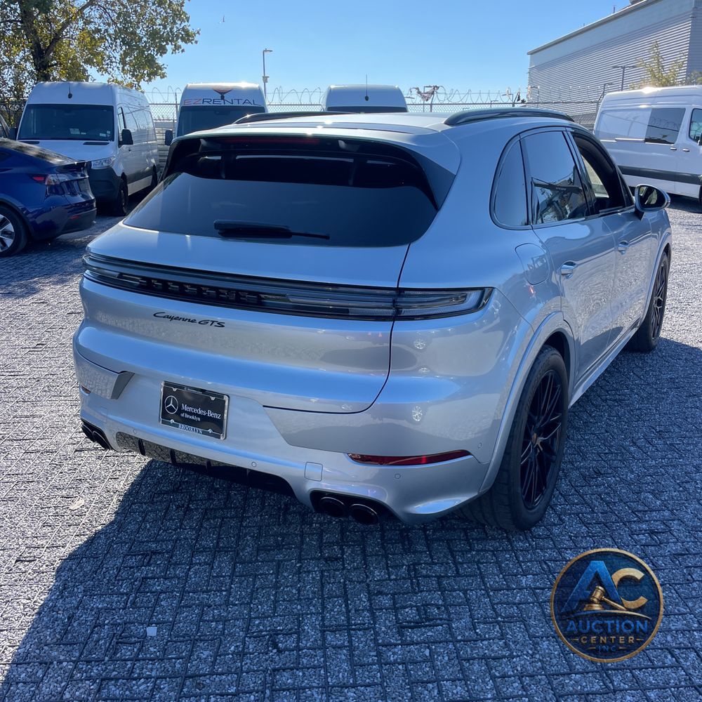 2025 Porsche Cayenne GTS