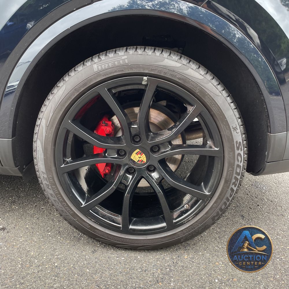 2023 Porsche Cayenne Platinum Edition