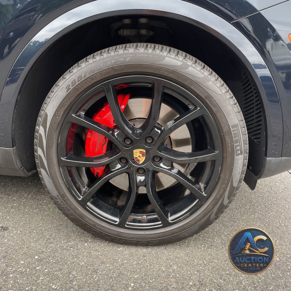 2023 Porsche Cayenne Platinum Edition
