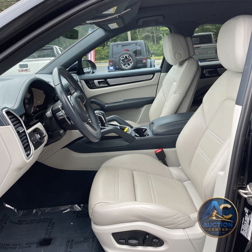 2023 Porsche Cayenne Platinum Edition
