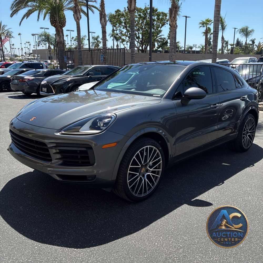 2022 Porsche Cayenne Base