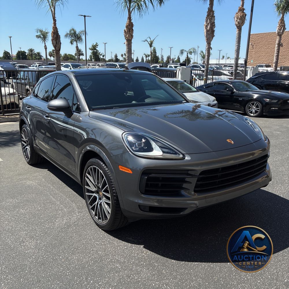 2022 Porsche Cayenne Base