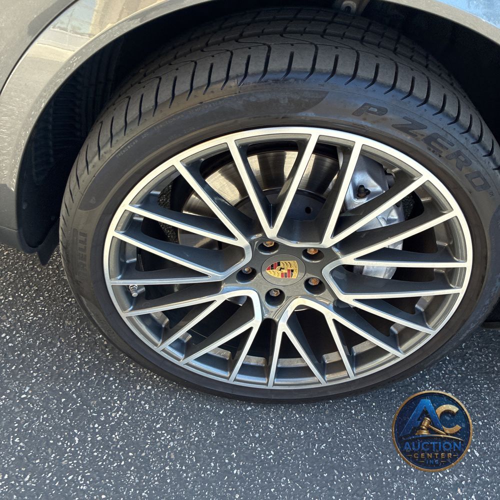 2022 Porsche Cayenne Base